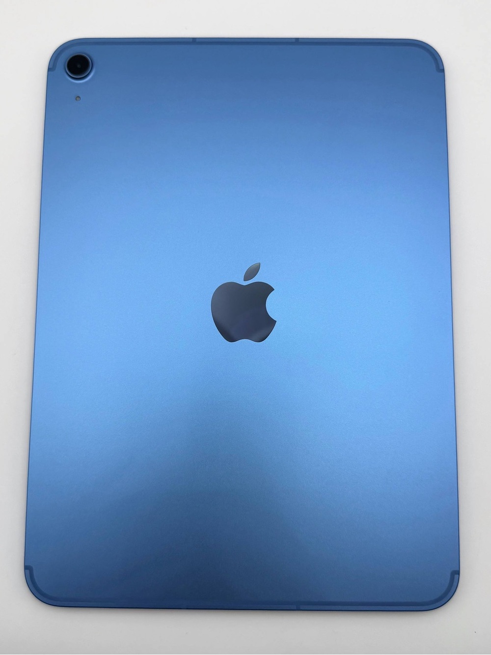 Apple iPad 11-inch (A16) 128GB Wi-Fi + Cellular MD7G4LL/A A3355 Blue Unlocked